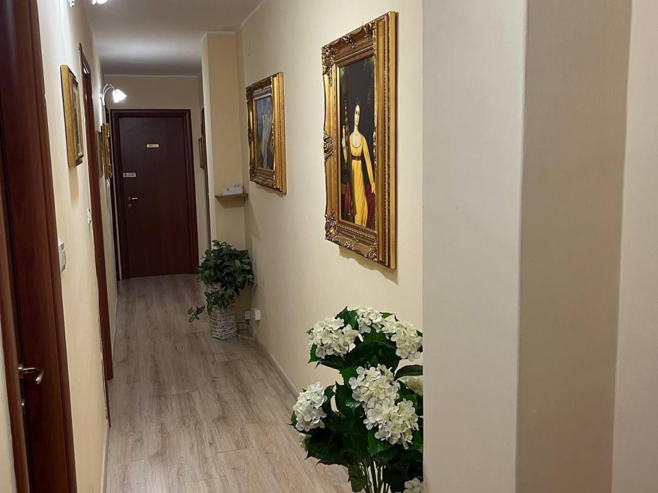Il Petalo Di Cristallo Crotone Exterior foto